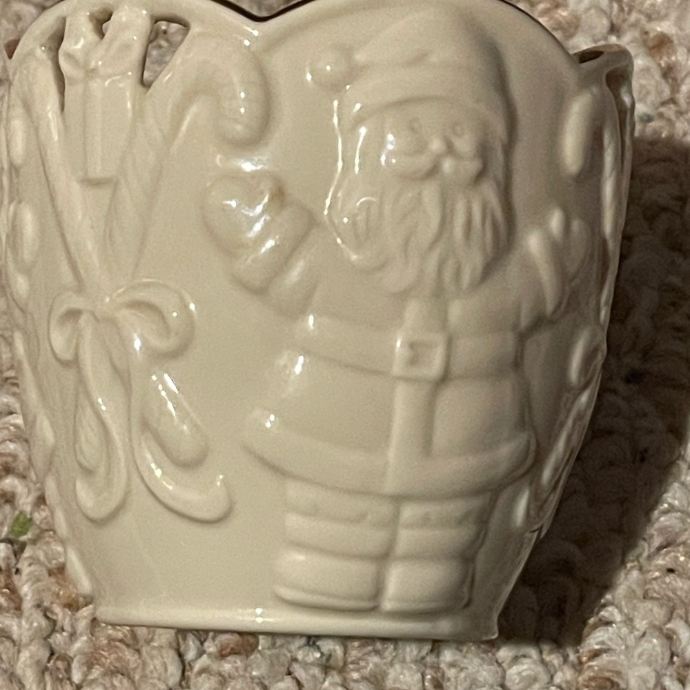 Lenox Merry Lights Embossed Cream Vase 3.5”